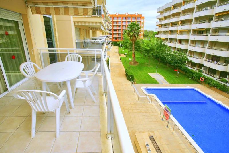 Apartamentos Ventura Village Park Салоу Екстериор снимка