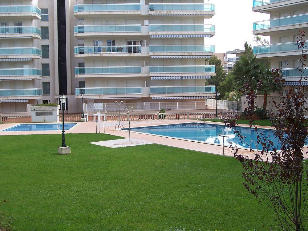 Apartamentos Ventura Village Park Салоу Екстериор снимка